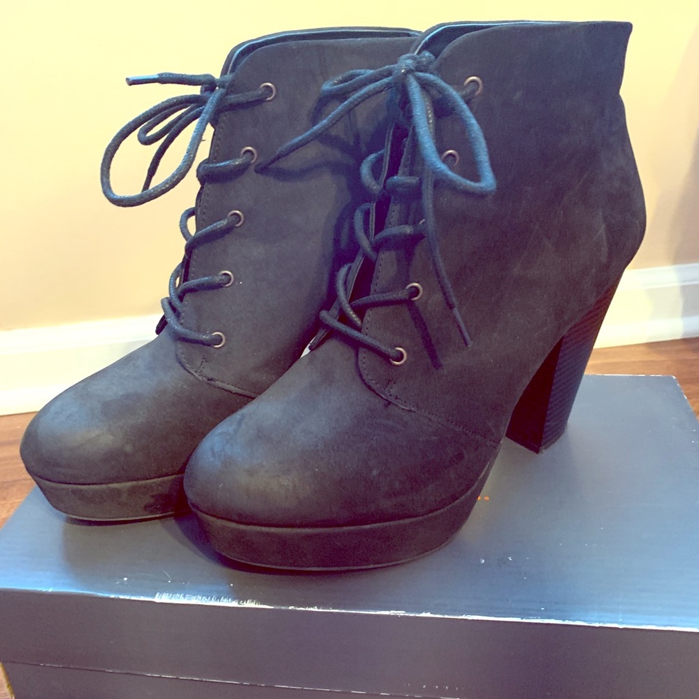 Black tie up bootie